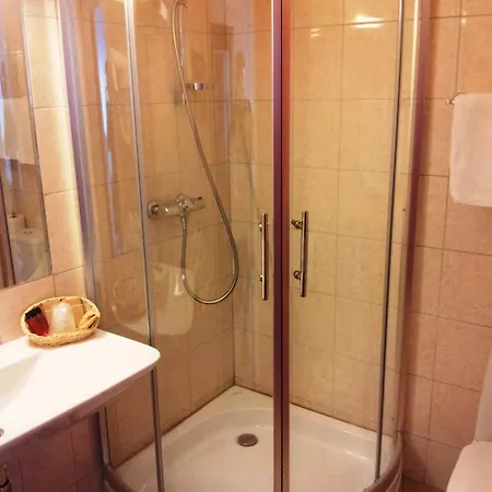 Nor-kro Motel 2*